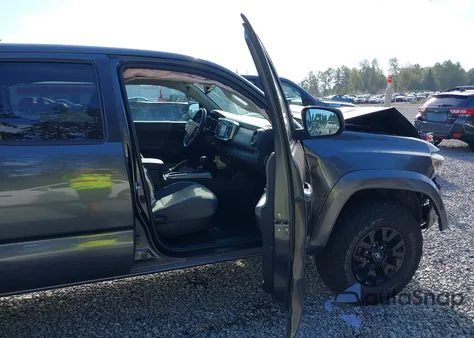 2018 Toyota Tacoma Sr5 V6 z USA, uszkodzony, nr VIN 3TMCZ5AN4JM142974